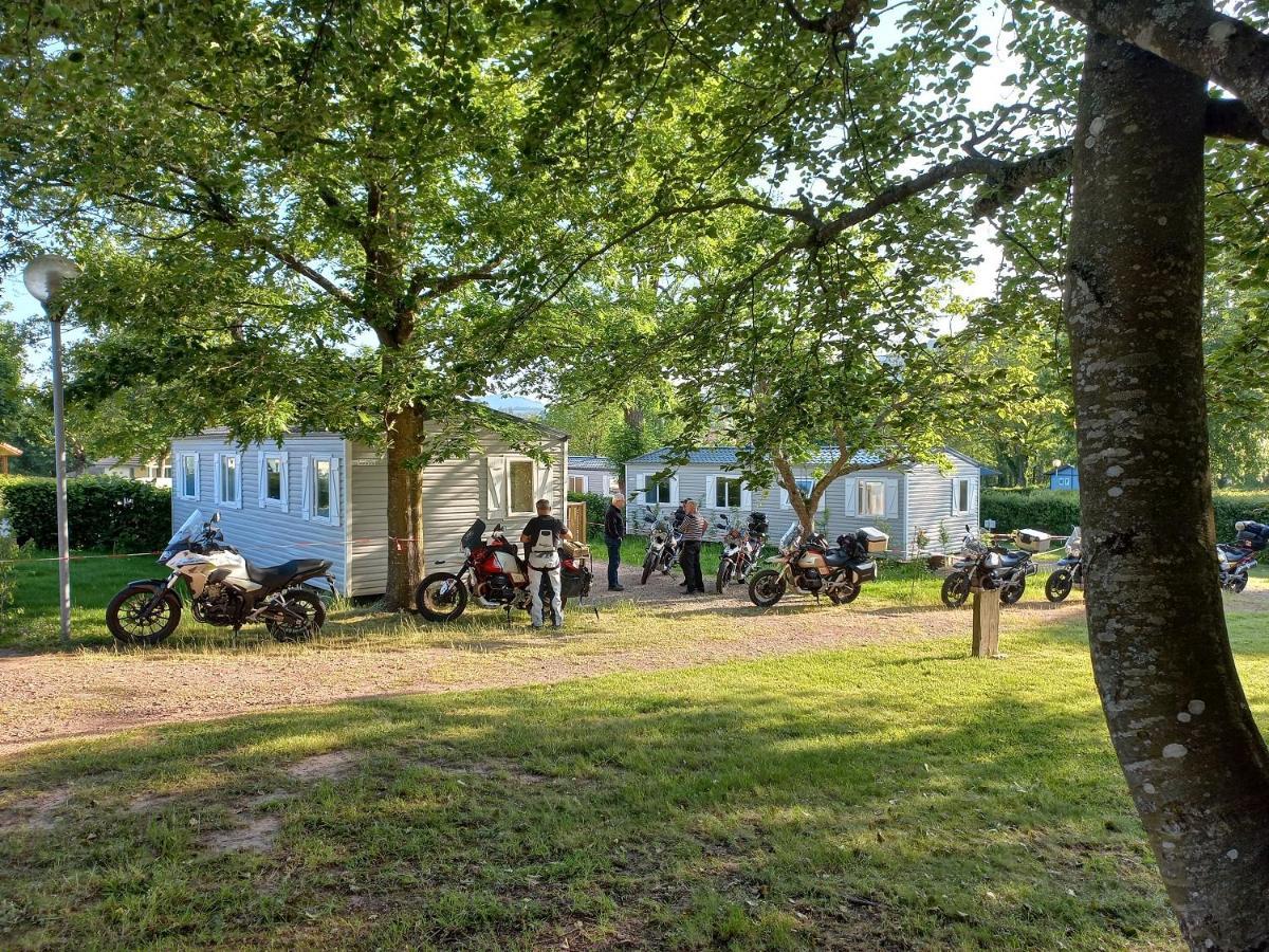 Camping Les Feuilles Chauffailles מראה חיצוני תמונה