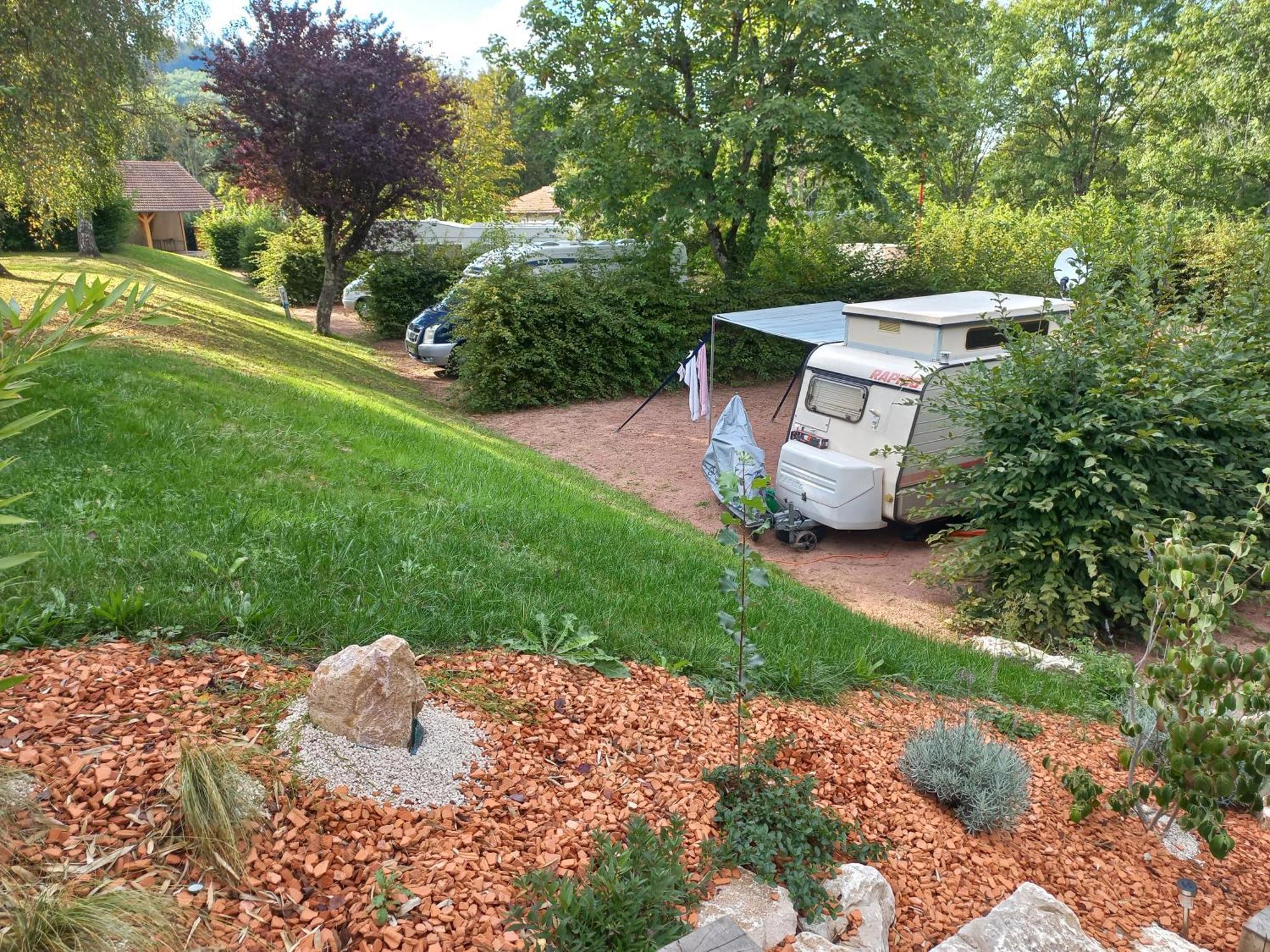 Camping Les Feuilles Chauffailles מראה חיצוני תמונה