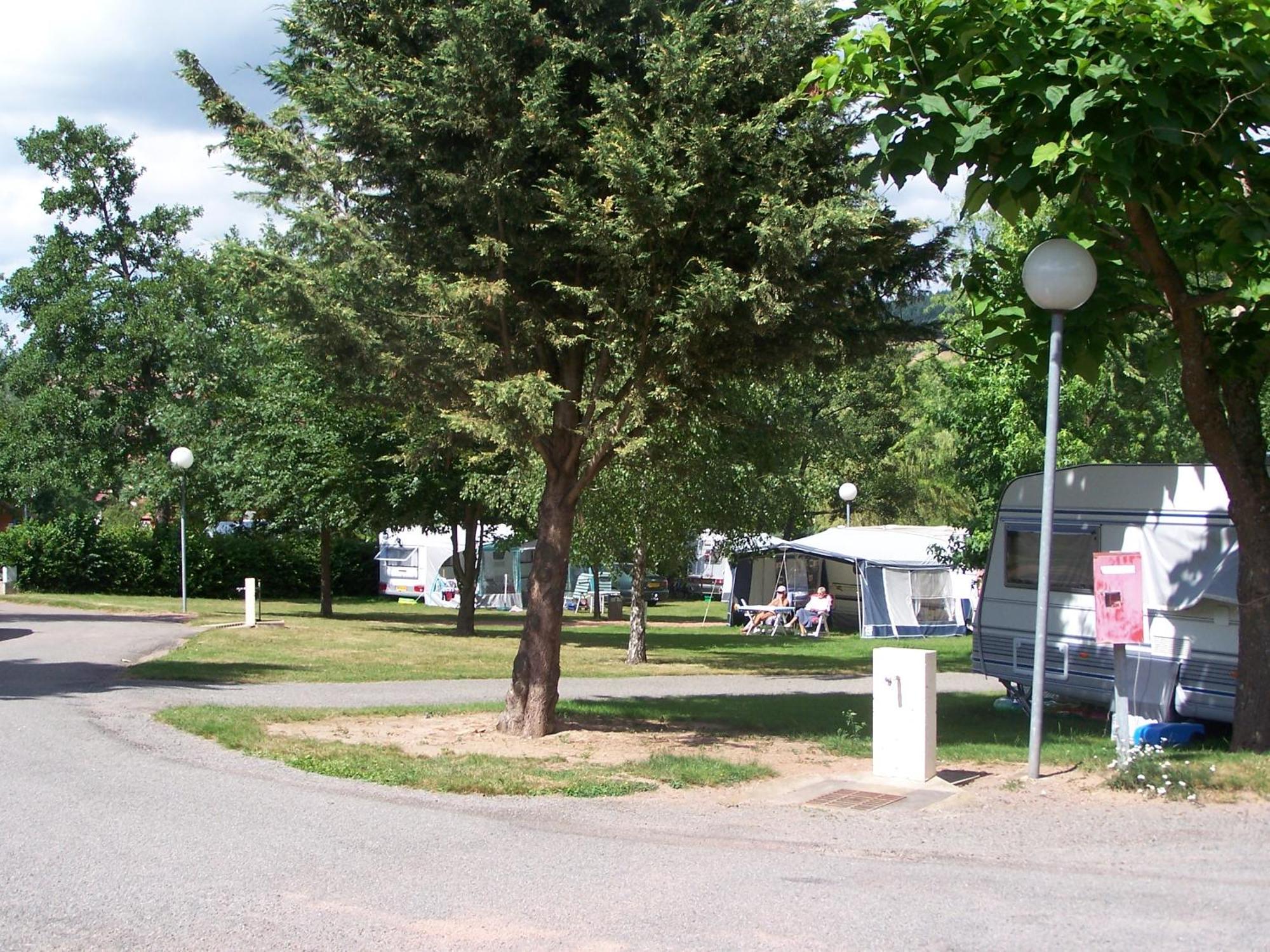 Camping Les Feuilles Chauffailles מראה חיצוני תמונה
