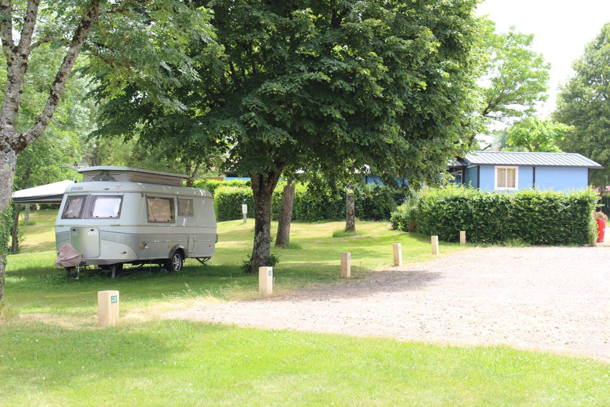 Camping Les Feuilles Chauffailles מראה חיצוני תמונה